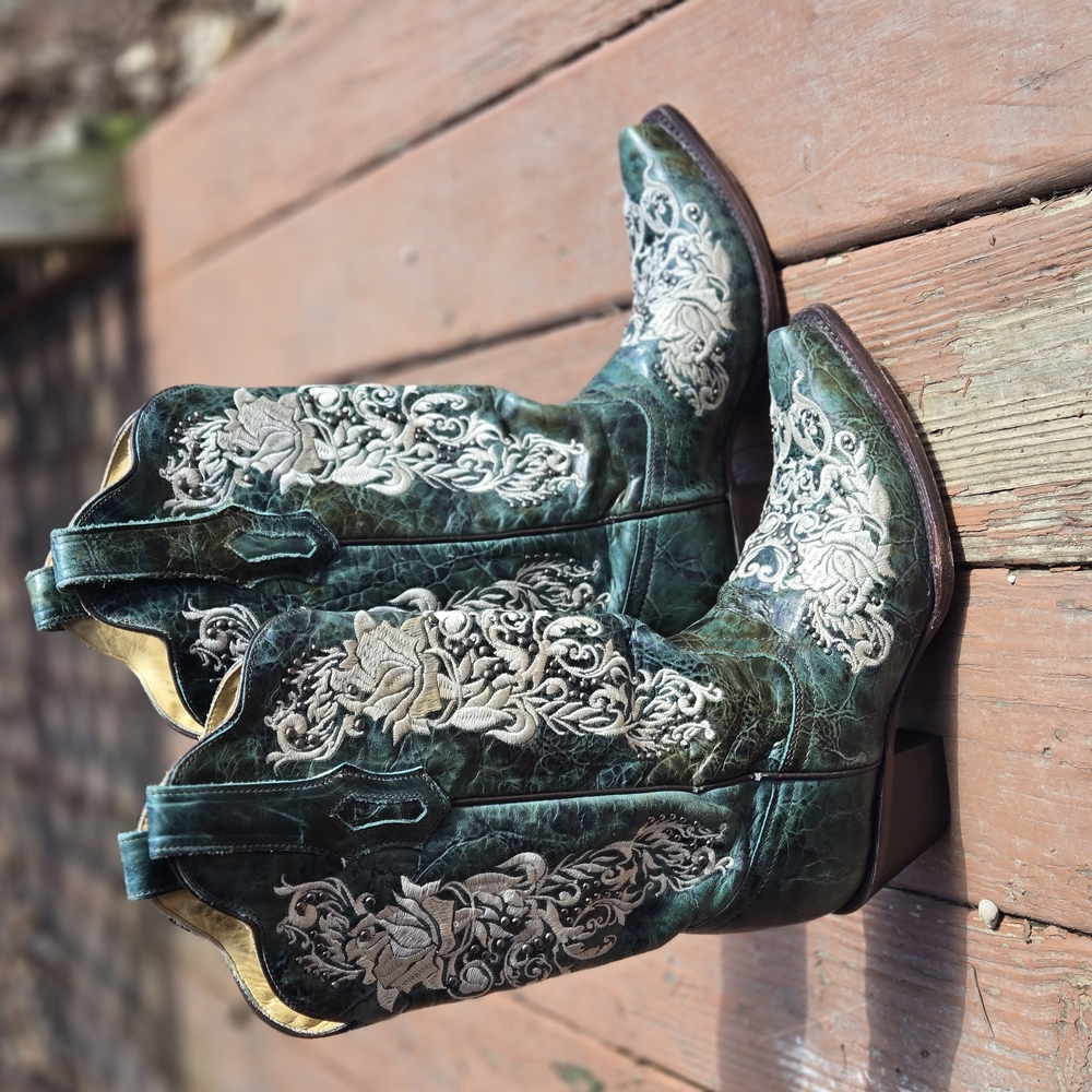 Embroidered Green Western Boots